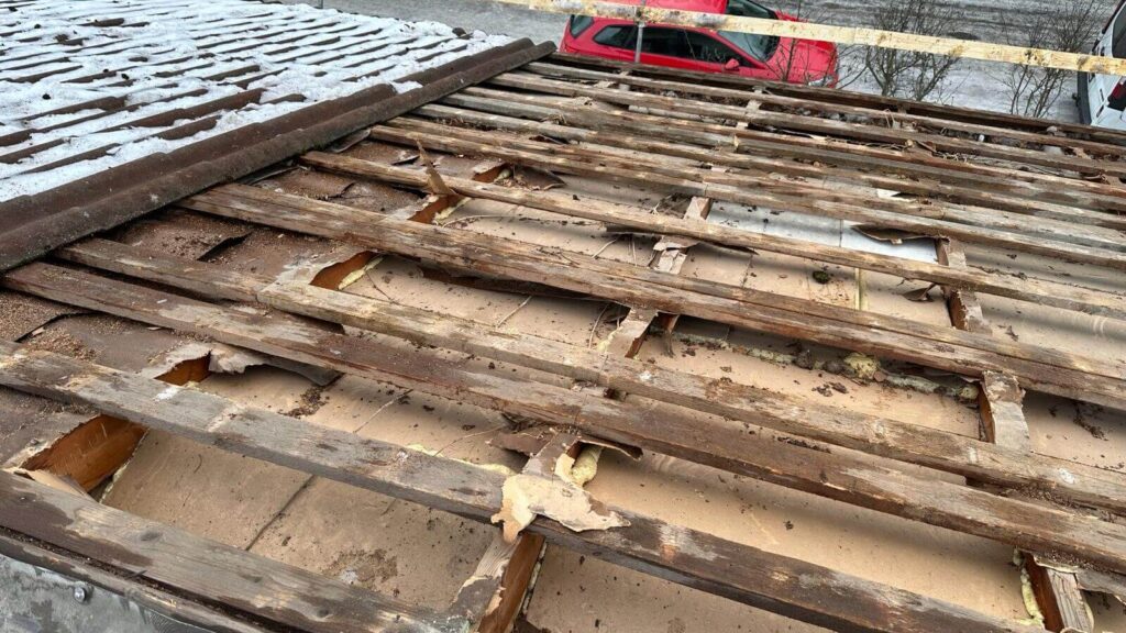 Vanhan talon yläpohjan eristäminen